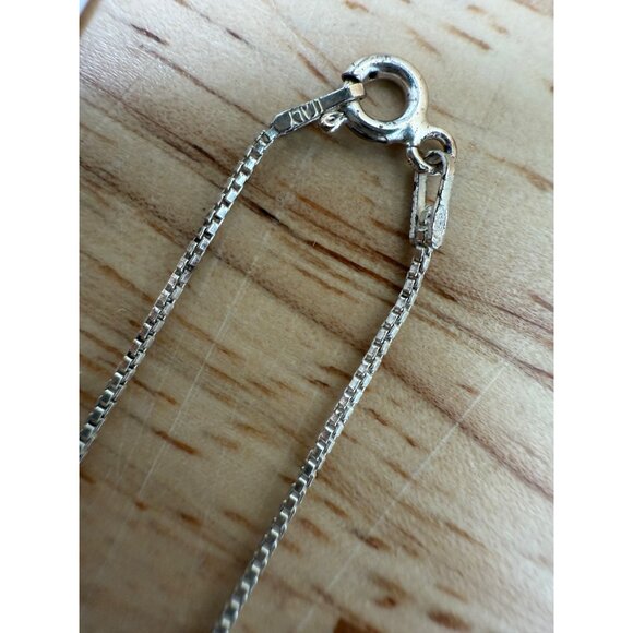 Elegant Silver Heart Necklace - Picture 7 of 9